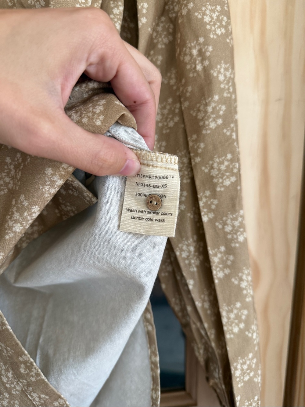 NWT Neuflora Button Down size XS - Picture 2 of 3